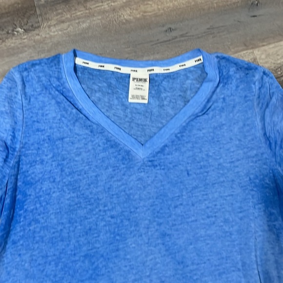 Victoria Secret Pink T-shirt - Picture 2 of 3